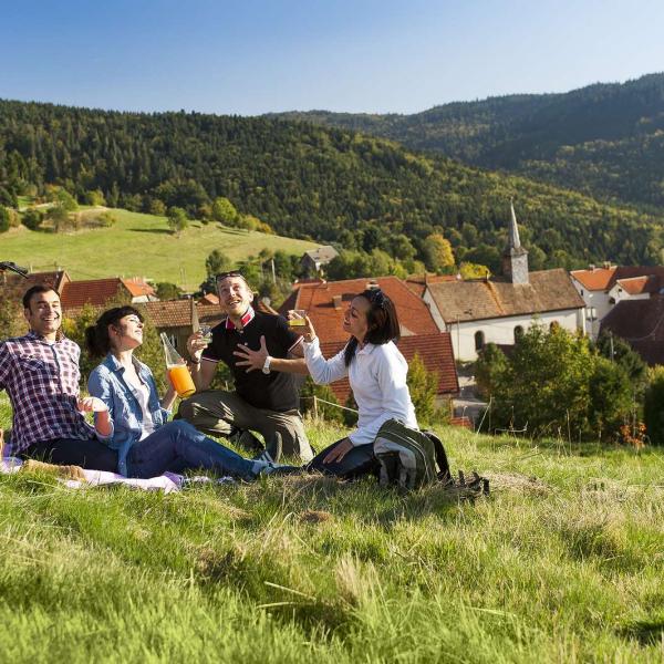 Augen-und Magenschmaus auf 2 Rädern mit Picknickkorb !